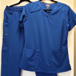 Dickies Blue V-Neck Scrub Top & Pants. Size SP. Like New.