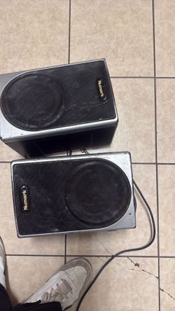 Númark speakers