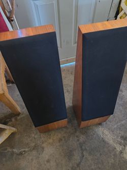 Pair of thiel cs 1 Floorstanding Tower Speakers