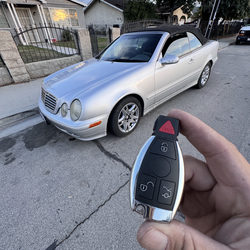 Car keys/Fobs/Llaves De Autos