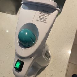 Hand held steamer