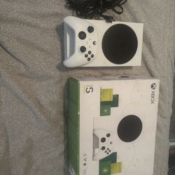 Xbox Series S Great Deal Great condition!