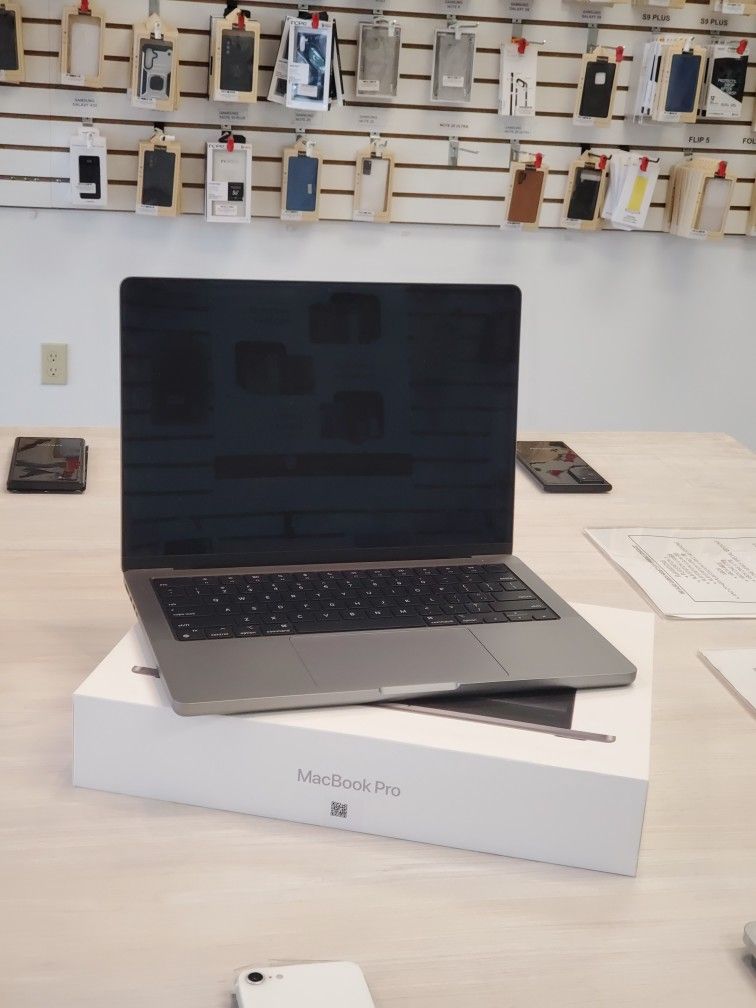 Apple MacBook Pro 14" - M3 Chip (8GB RAM / 512GB SSD)- Buy it in full or $1 Down Today Only