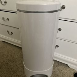 Munchkin Diaper Trash Can 