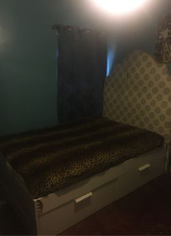 Queen bed