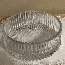The Mikasa Diamond Fire Round Crystal Hostess Bowl is a vintage piece of elegant cut glass from the late 20th century. 
