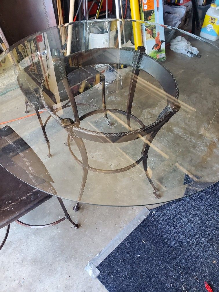 Glass Table With 4 Chairs for Sale in Pasadena, TX OfferUp