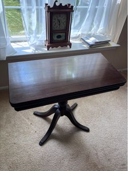 Used Wood Expanding Table