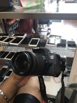 Canon dslr T5i 700D Camera mint