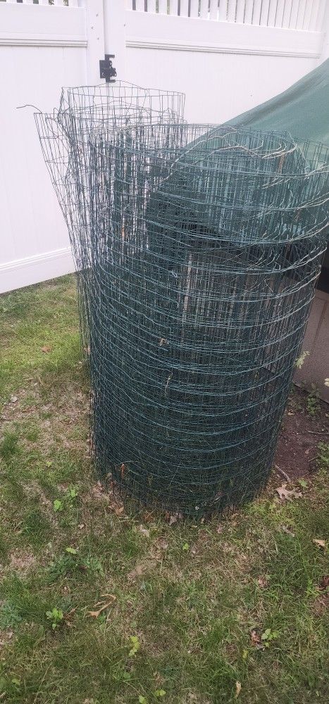 4 FT Green PVC Coated Wire Fence