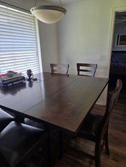 Kitchen table with 6 chairs