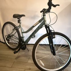 Huffy 26" Rock Creek Mountain Bike, Fits Riders 5'0"+, Mint, Adult