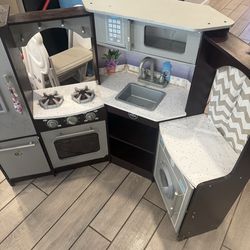 Kids Play Kitchen Set (Used – Good Condition)