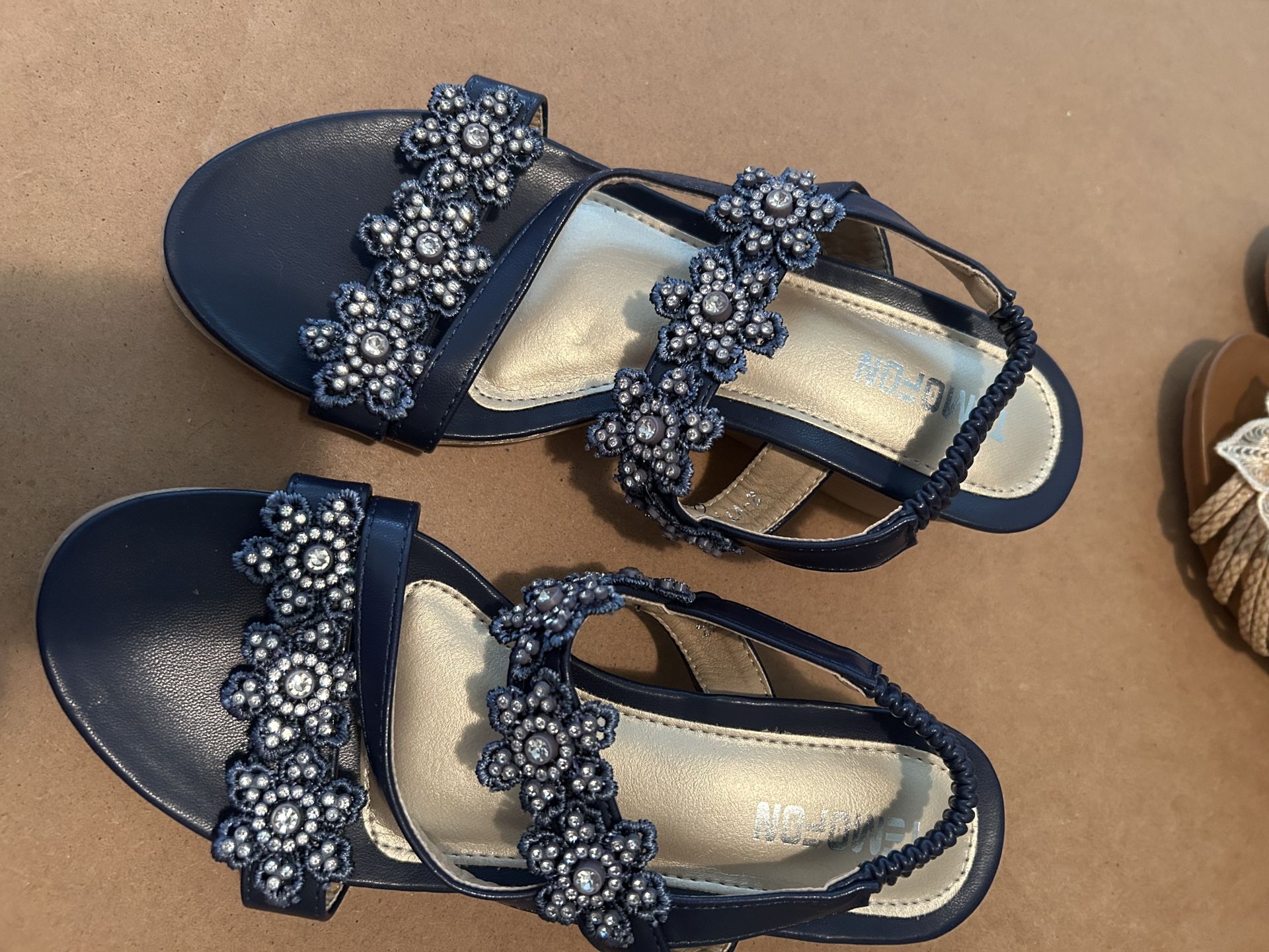 Sandals - Women’s - Size 6