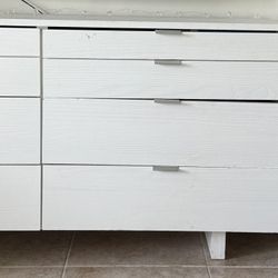 Rooms to Go dresser and night stand