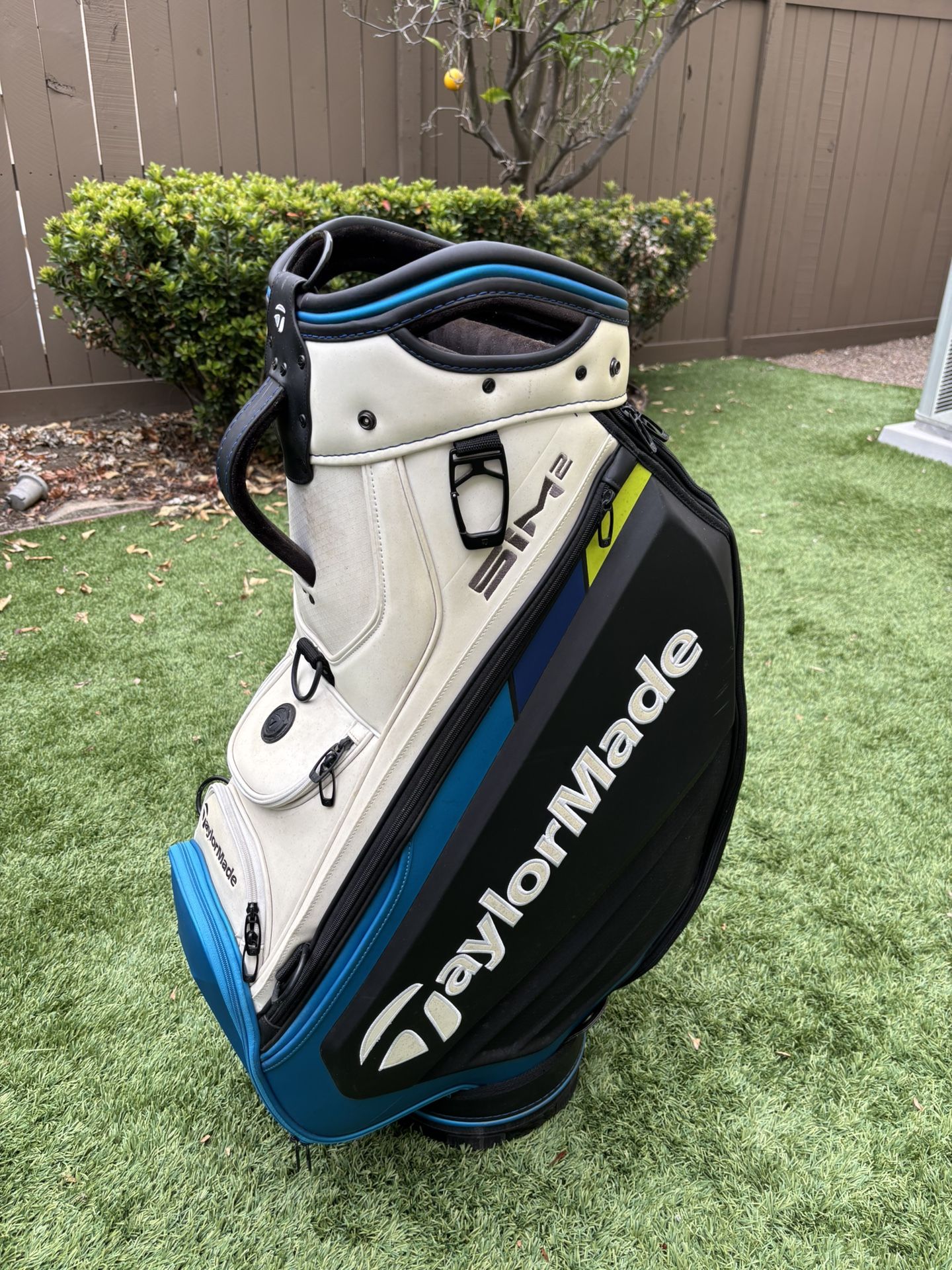 Taylor Made Staff Golf Bag