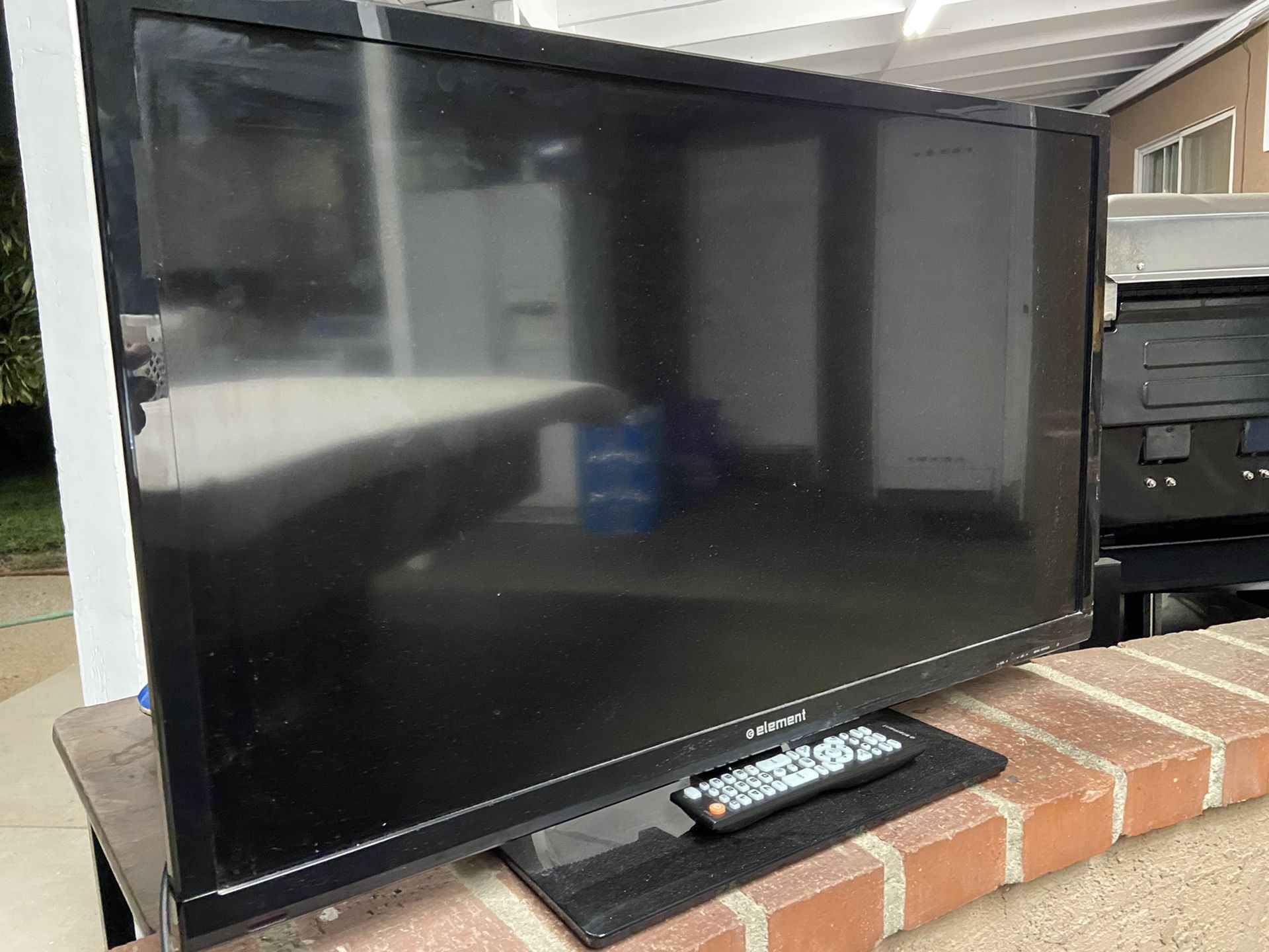 Tv 32” Flat screen