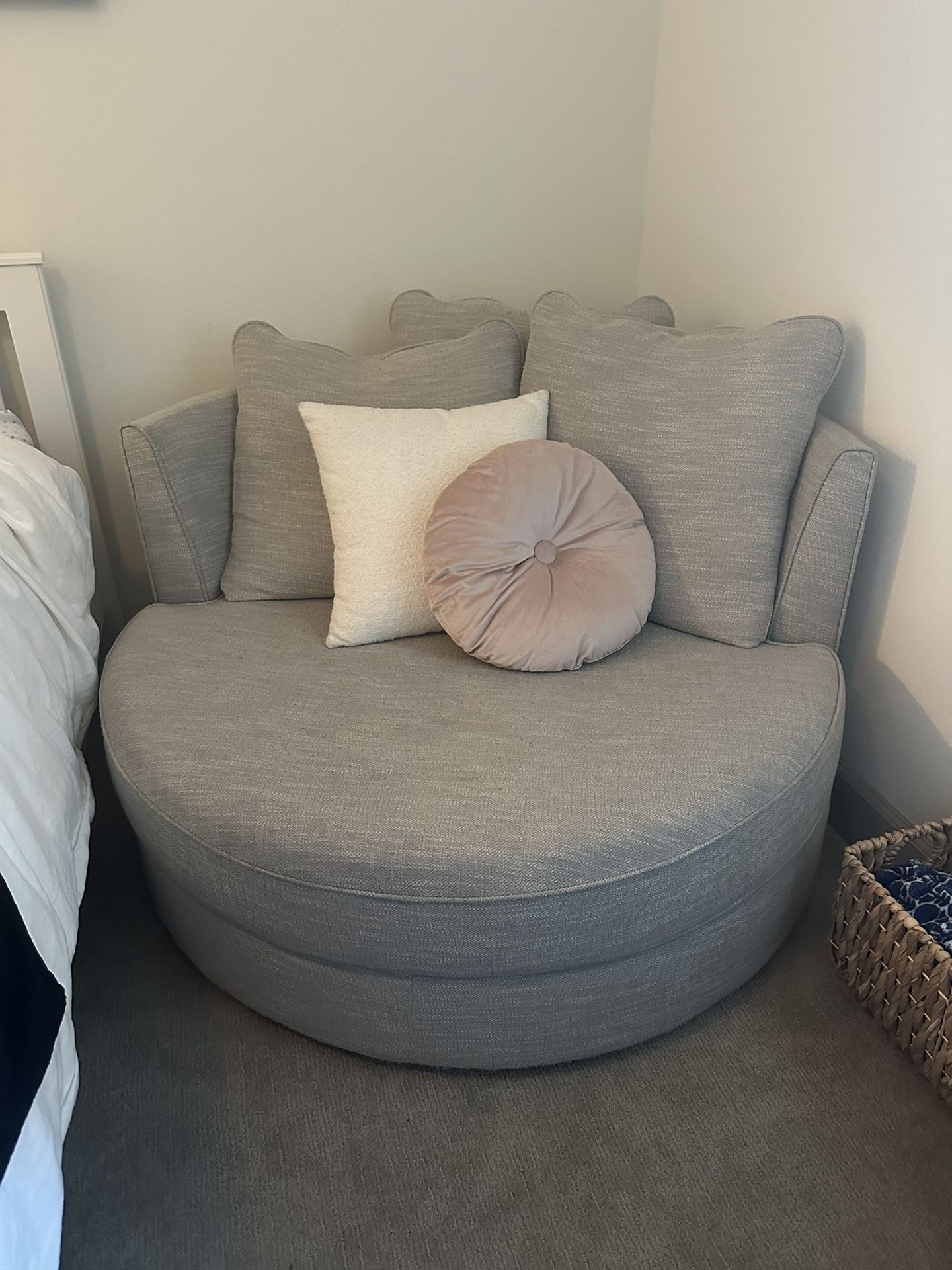 Sofa chair (48”)