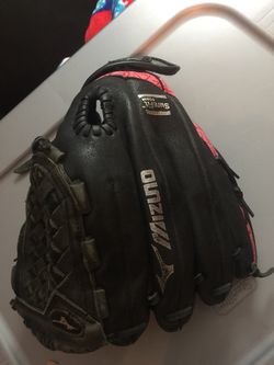 Mizuno softball glove