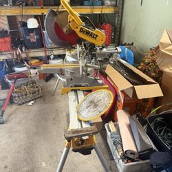 Dewalt 718 Compound Miter Saw And Table 12” And Bench