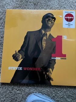 Stevie Wonder 2LPs Number 1 Hits
