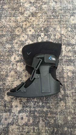 Free ankle boot