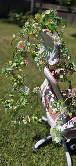 4 wispy garlands