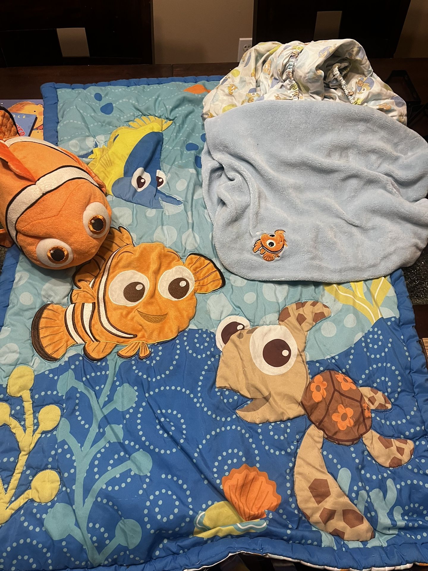 Finding Nemo Crib Set