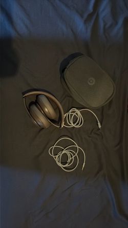 Beats Studio Pros Headphones brown Colorway.