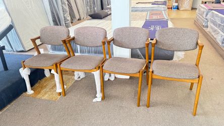Set of 4 Mid-Century Modern Dining Chairs