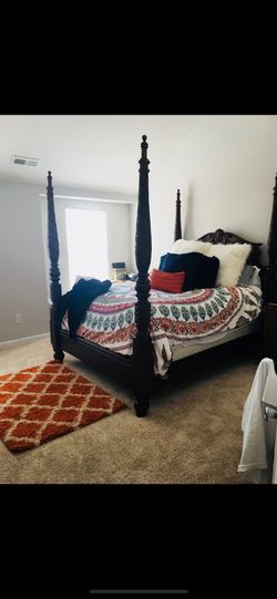 Antique Queen Bed Queen