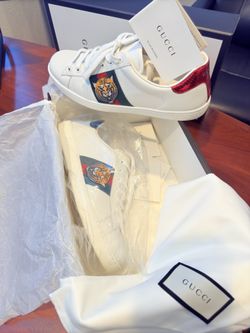 Gucci Ace Tiger Embroidered Tennis Shoe