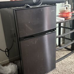 Mini Fridge 