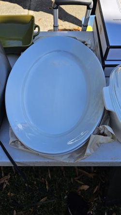 2 Glass serving trays