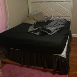 Queen Bed Dresser And Mirror