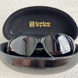 🕶️ Bebe Paparazzi Sunglasses – Oversized Black Glam Style – with Case
