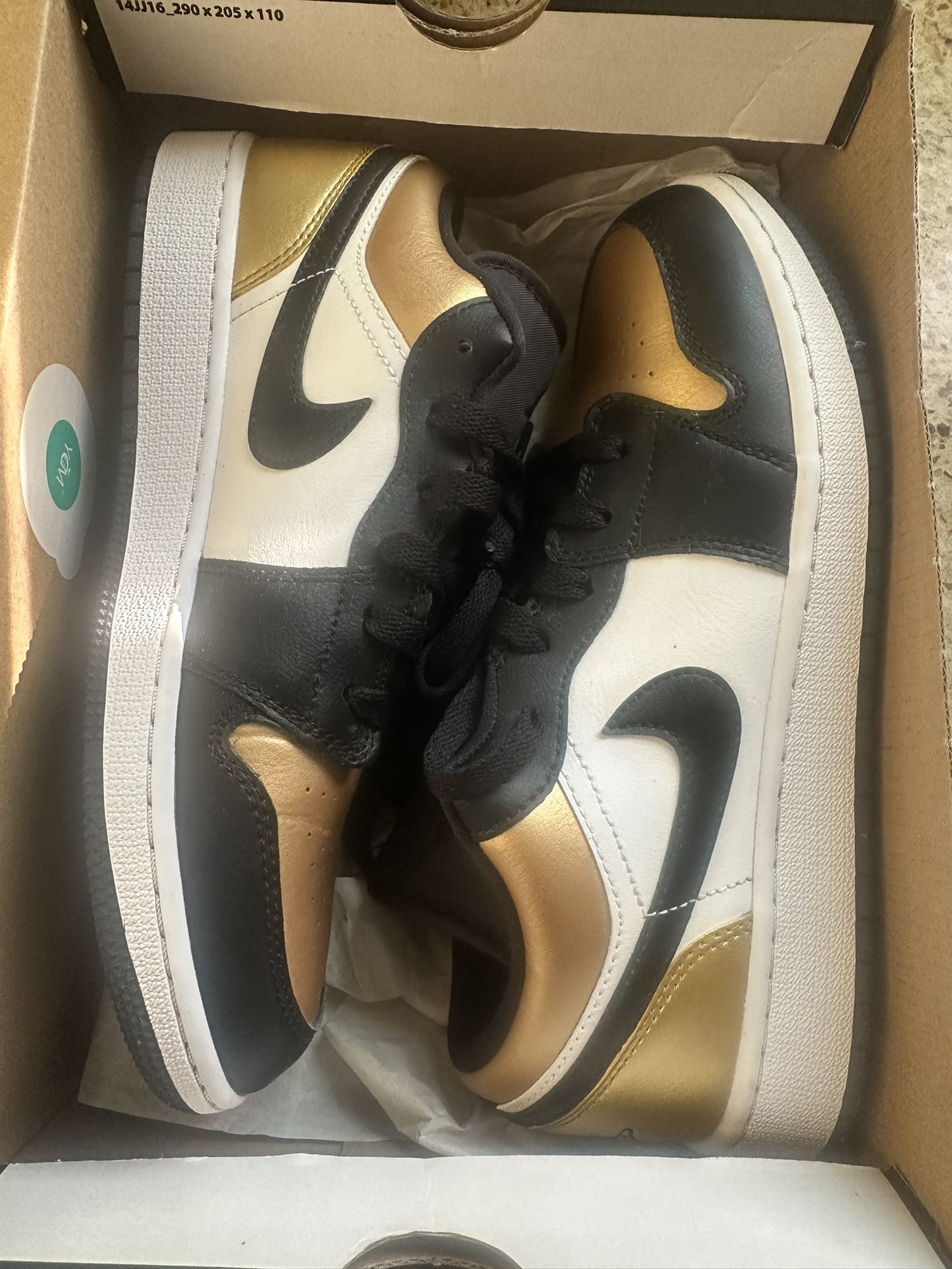 Jordan 1 Low Metallic Black