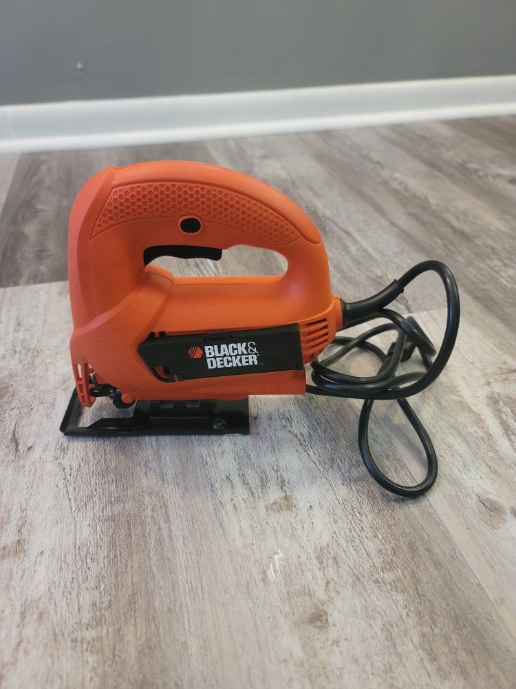Black & Decker JS515 4.5-Amp Variable Speed Jig Saw