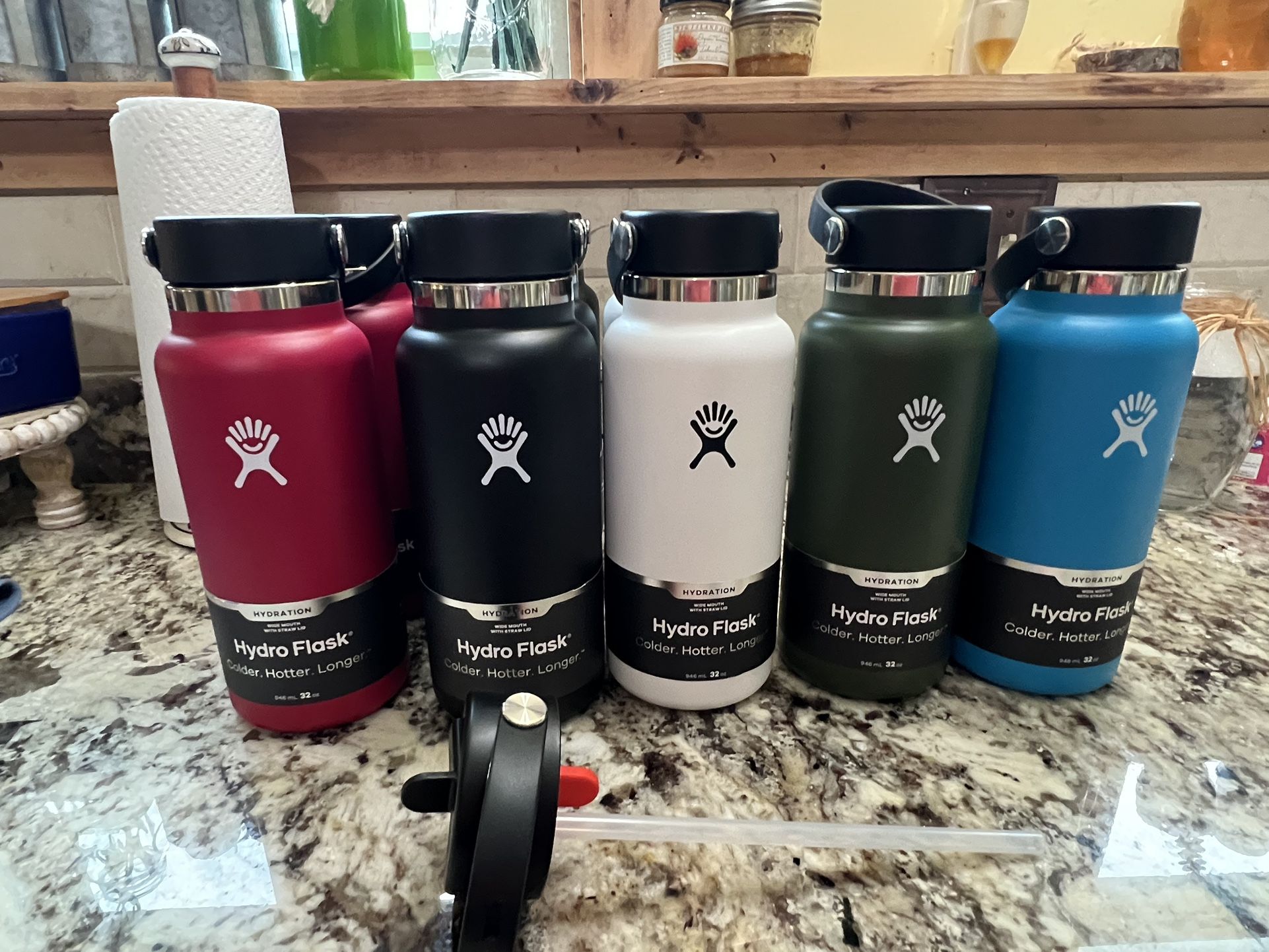 Hydro Flask Water Battle Colder Hotter Longer Green 32oz Wide Mouth 2  Straps for Sale in Santa Ana, CA - OfferUp