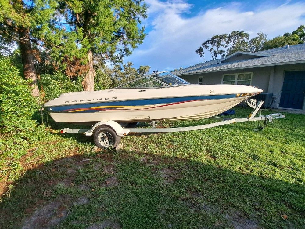 2001 Capri Bayliner