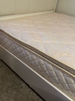Queen mattress free