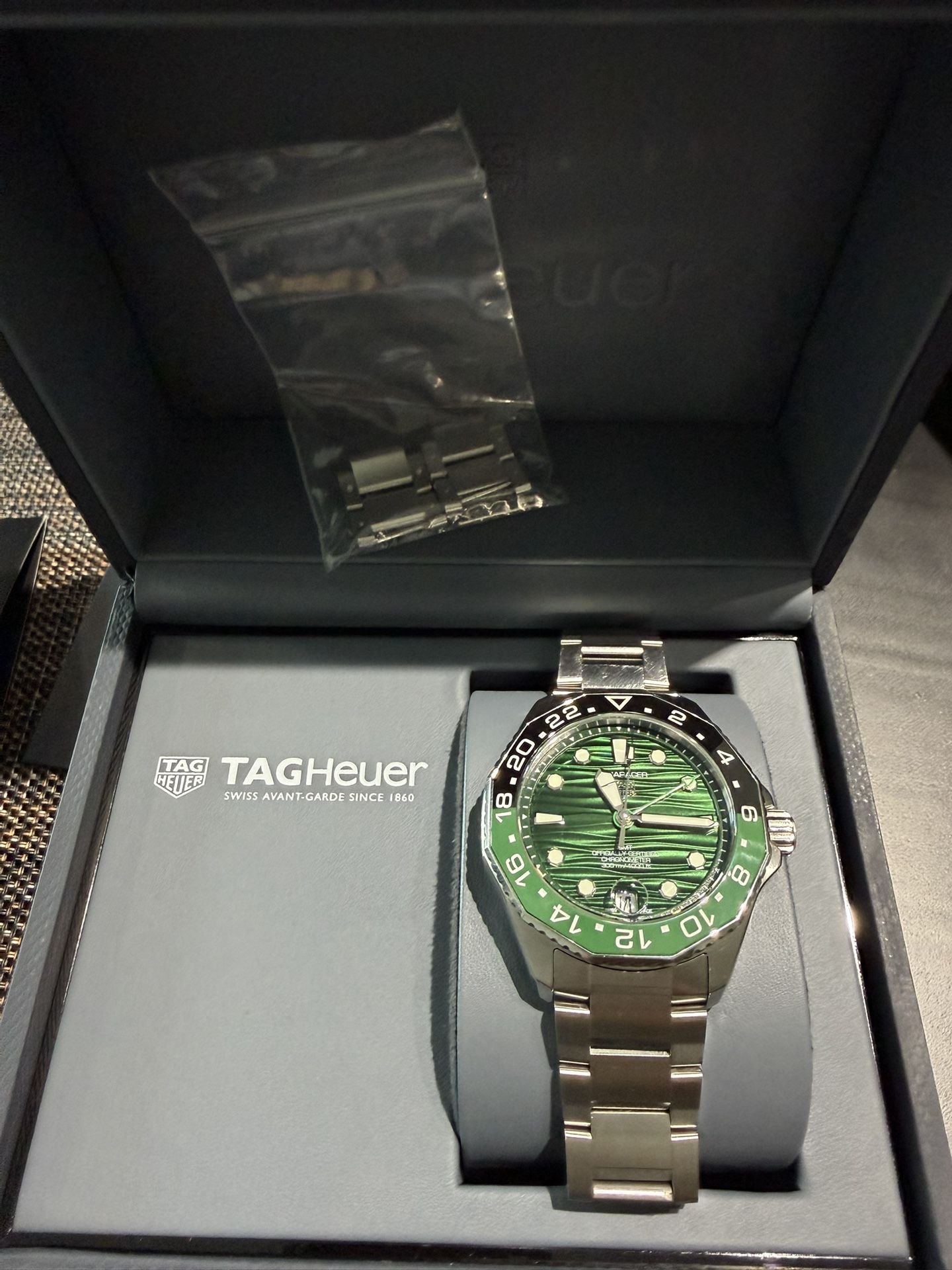 TAG HEUER AQUARACER PROFESSIONAL 300 GMT