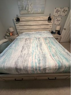 Lightweight King Comforter w/2 Pillow Shams (Blue/Gray/White) Very soft and comfortable!
