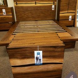 $17 Down Bedroom Set Queen or King Bed Dresser Nightstand Mirror  winslow 