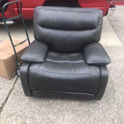 ROCKING RECLINER LEATHER CHAIR 