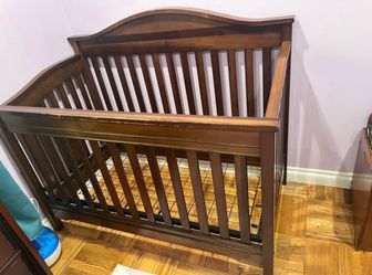 Eddie Bauer Langley Crib - Walnut