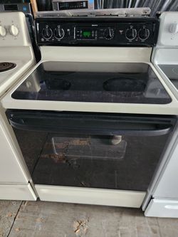 GE Electric Stove