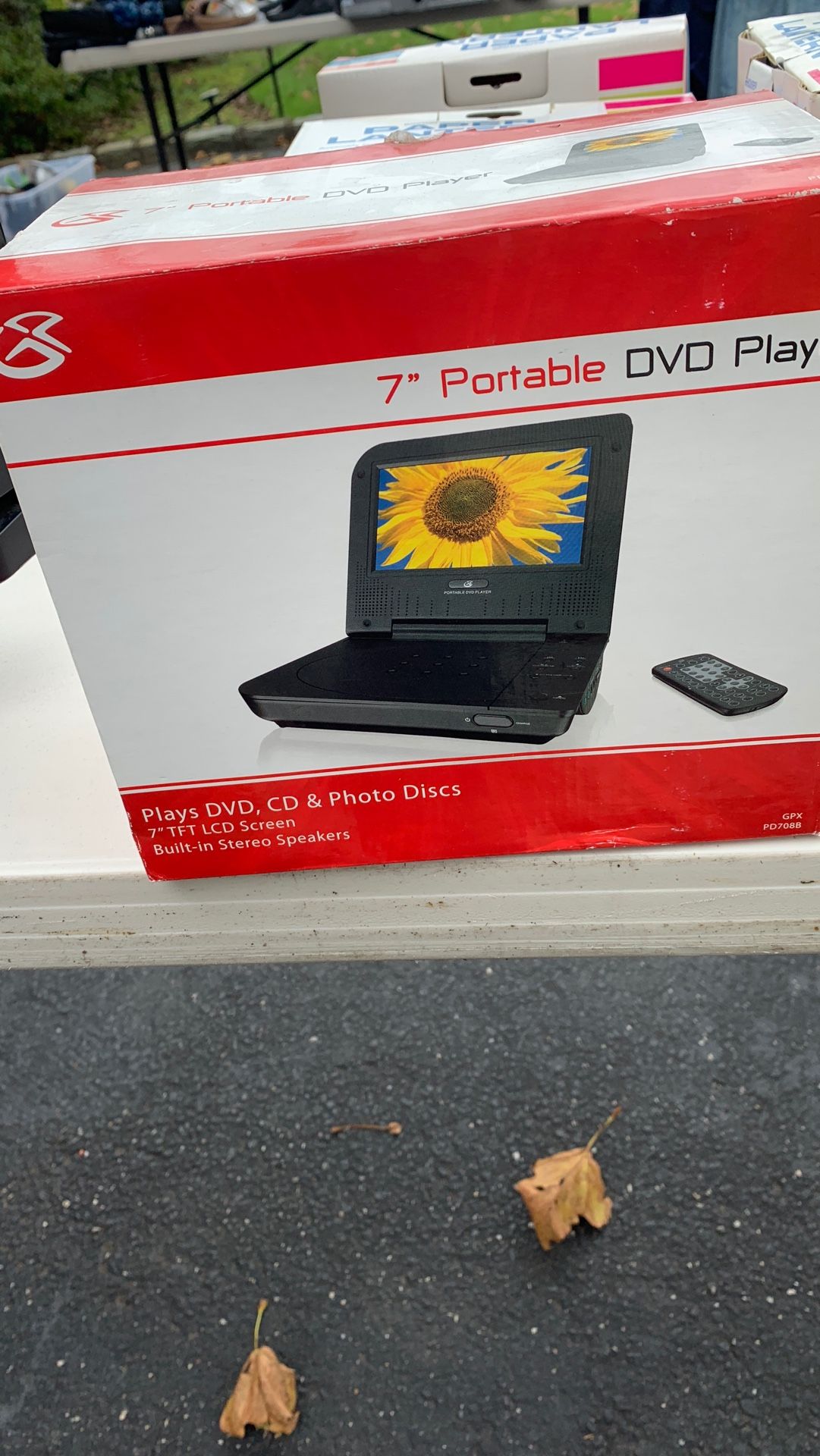 Portable DVD player! Plays cd and discs! New in box!