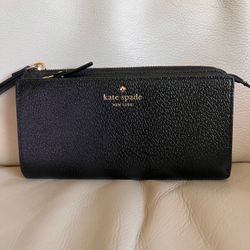 kate spade Black Leather Zip Wallet Wristlet