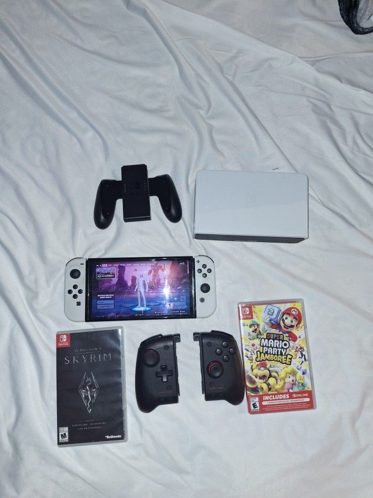 🎮 Nintendo Switch OLED Bundle – Wireless Controllers + Games + Amiibo Coins 🎮